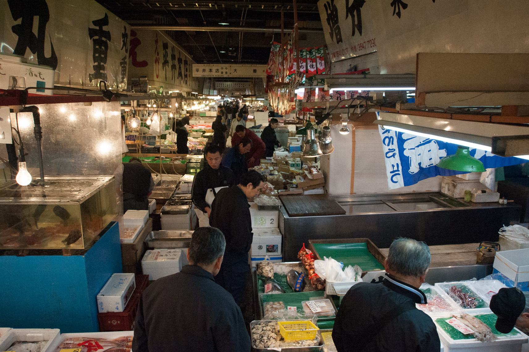 06-TsukijiFishMarket132